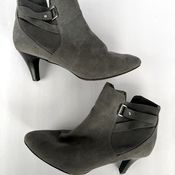 Grey Heels - Picture 1 of 2